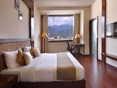 Hotel Devashish Haldwāni Екстериор снимка