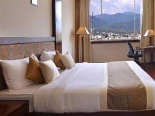 Hotel Devashish Haldwāni Екстериор снимка
